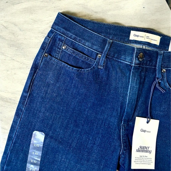NWT GAP ‘Super Slimming Mid-Rise True Skinny Jeans’ in Dark Wash Blue Size 28R - Picture 4 of 16